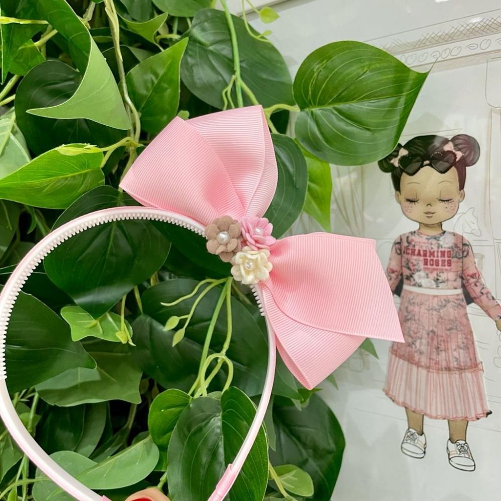 Arco Infantil em Pé Rosa Claro Aplicações Florzinhas Delicadas Euro Baby