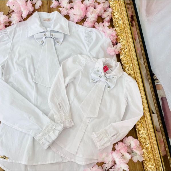 Camisa Infantil Branca Mãe Mangas Bufantes com Laço Removível Yoyo