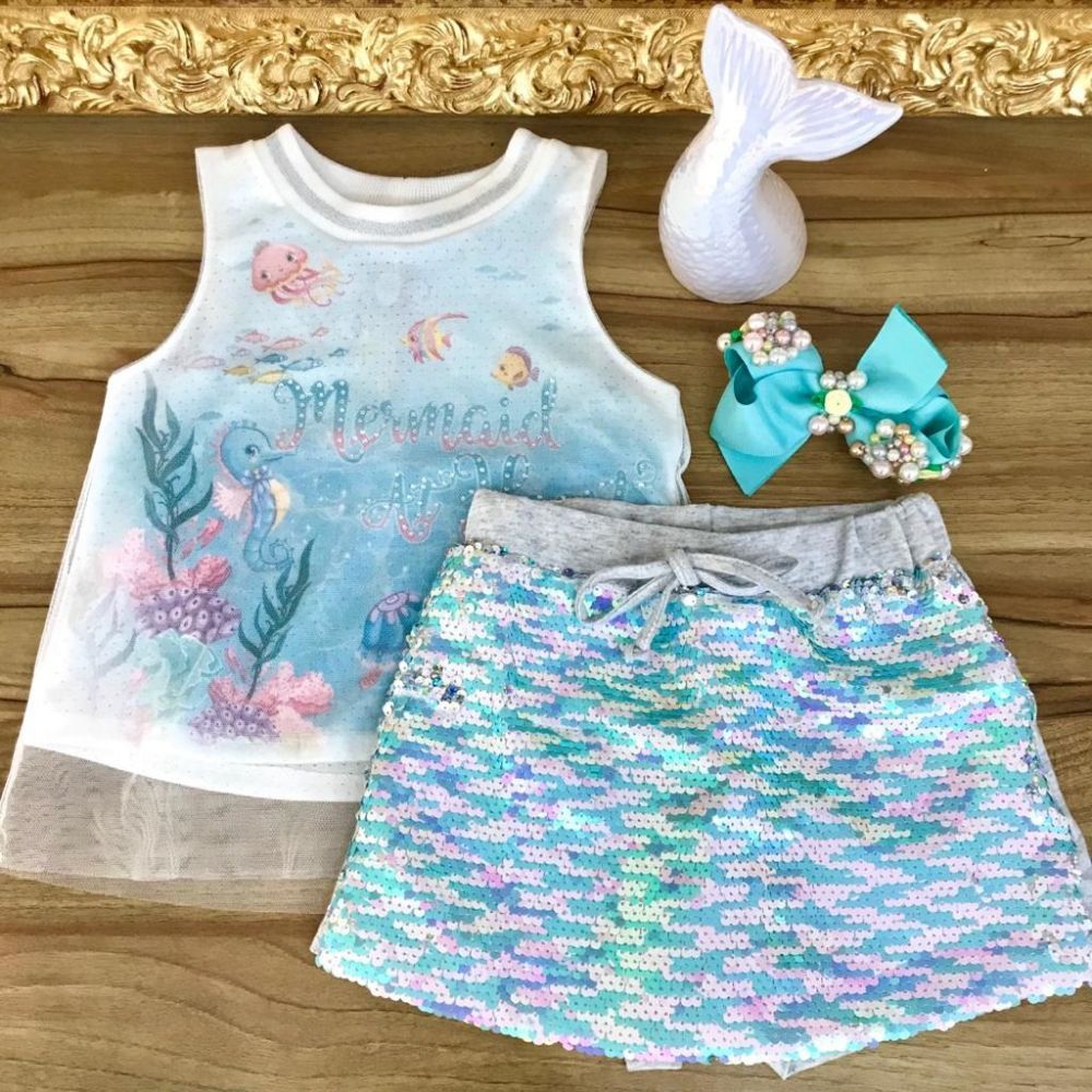 Conjunto Infantil Blusa Branca Com Tule Mermaid e Shorts Saia Cinza Paetê Reversível Petit Cherie