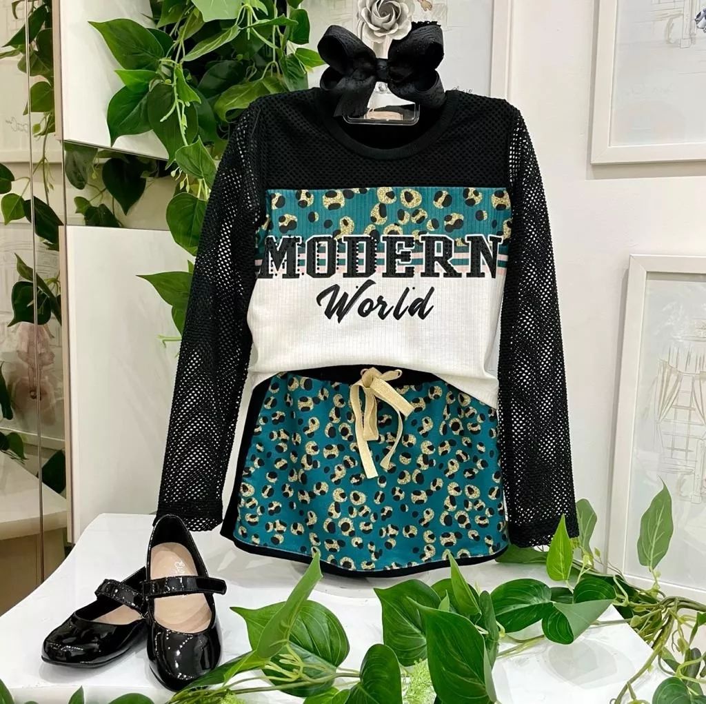 Conjunto Infantil Blusa Manga Longa Telada Preta e Shorts Saia Verde Modern World Petit Cherie