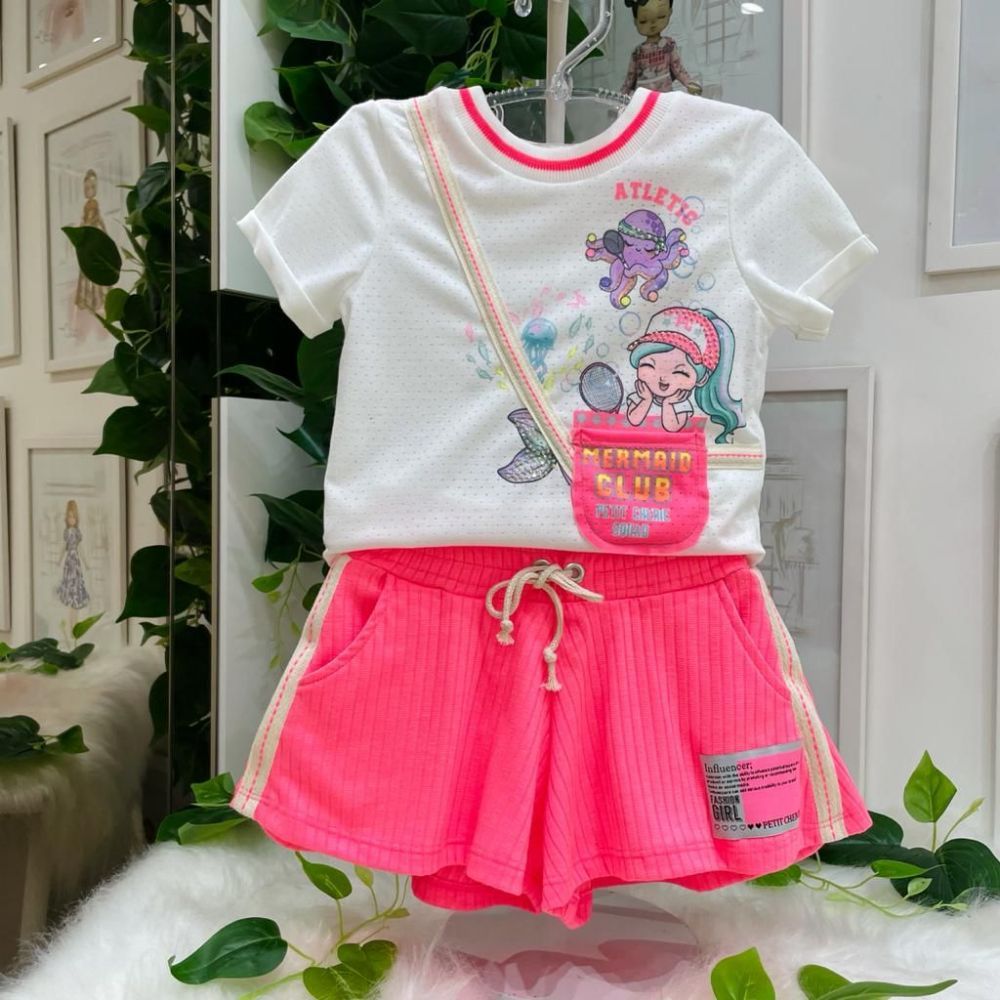 Conjunto Infantil Blusa Off White Furinhos e Shorts Godê Rosa Neon Canelado Mermaid Club Petit Cheri