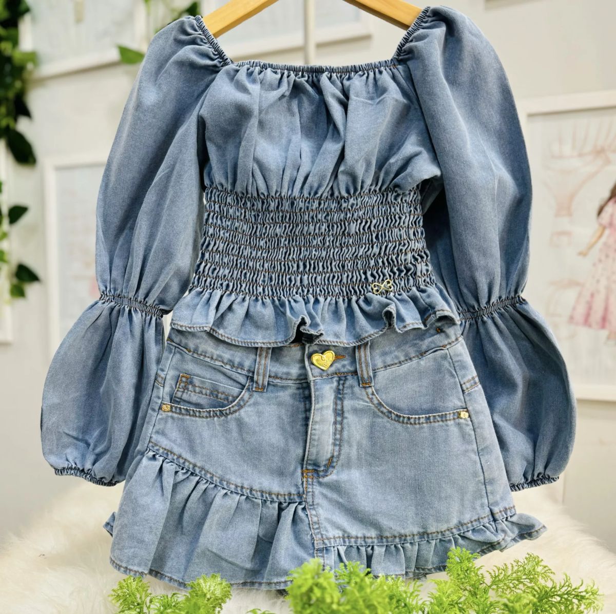 Conjunto Infantil Feminino Luluzinha Jeans Claro Blusa Elastano Manga Princesa e Saia Babados