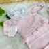 Kit Saída de Maternidade Trama Links Bola Tricot Bordado com Pérolas Rosa e Branco Euro Baby