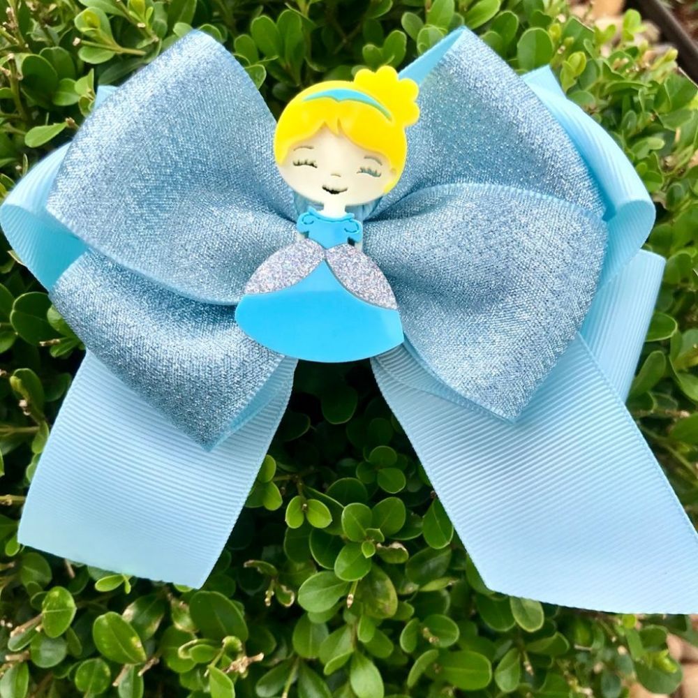 Laço Infantil Duplo de Gorgurão Azul e Fita Lurex Azul Glitter Aplique Cinderela 3D G Euro Baby