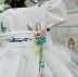 Vestido Infantil de Festa Branco Jardim de Beija-Flores com Sobreposição em Tule e Faixa Kopela