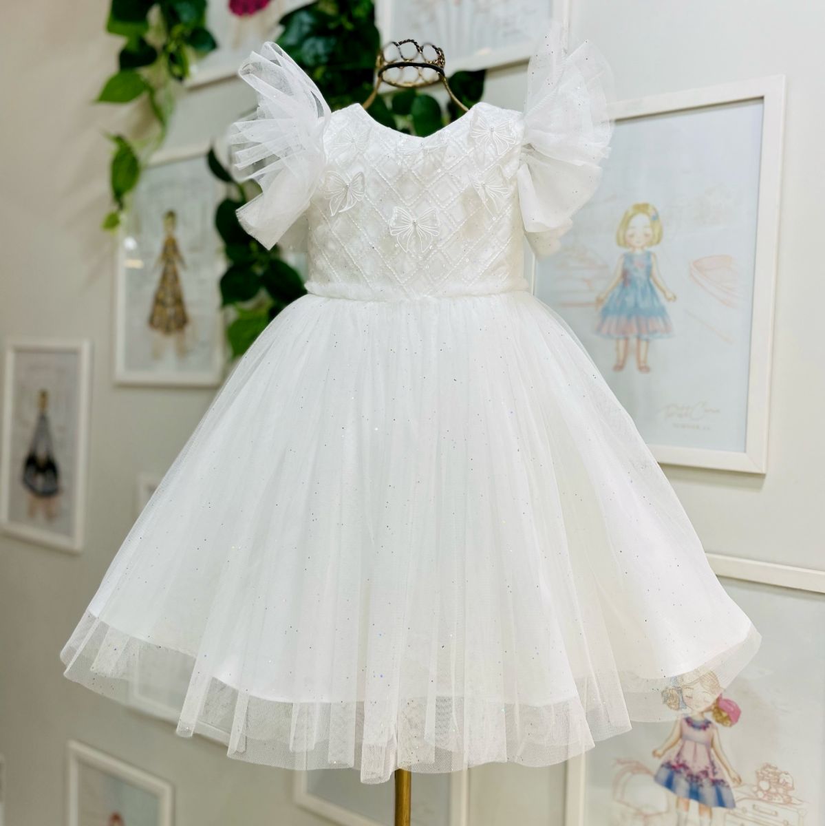 Vestido Infantil de Festa Petit Cherie Off-White Brilho Bordado Laços Perolas Xadrez Sobrep. Tule
