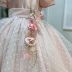 Vestido Infantil de Luxo Kopela Rosé Manga Bufante Saia POA Broche com Flor