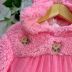 Vestido Infantil Petit Cherie Rosa Neon Sobrep. Tule Camadas Manga Pelúcia Touca Ursinhas