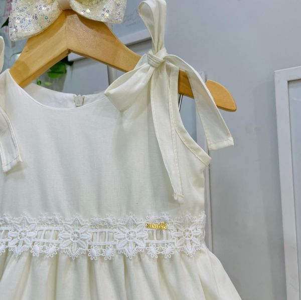 Vestido Infantil Roana Off-White Bordado Renda Floral e Laço